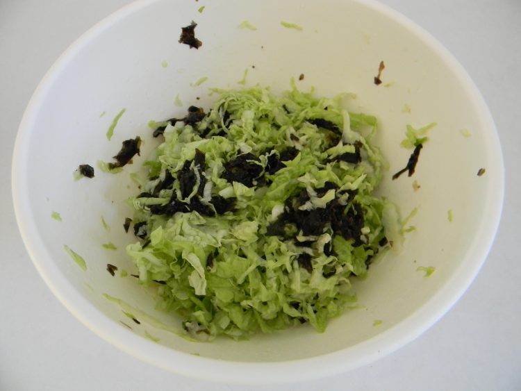 紫菜拌白菜叶步骤7
