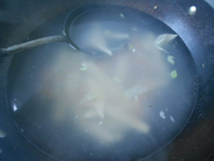 木耳紫菜豆腐汤步骤2