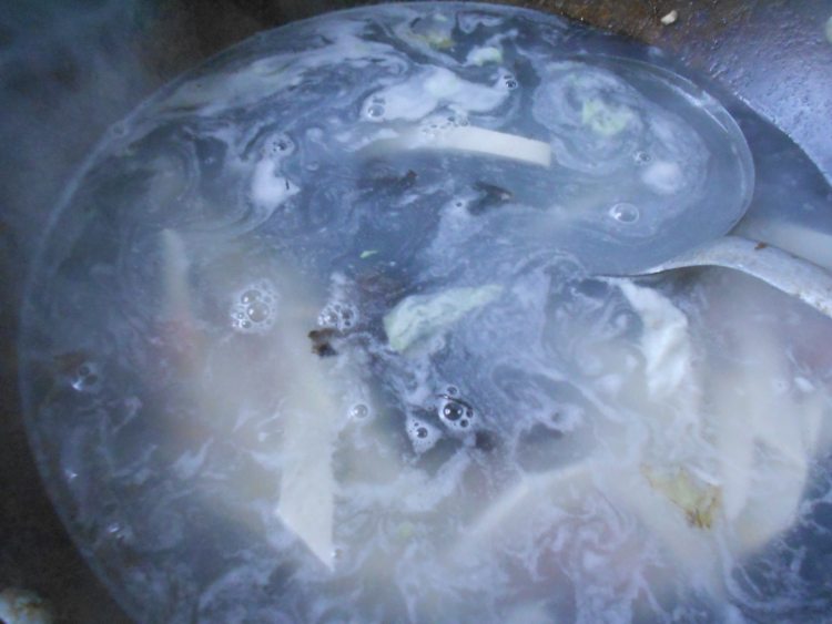 木耳紫菜豆腐汤步骤4
