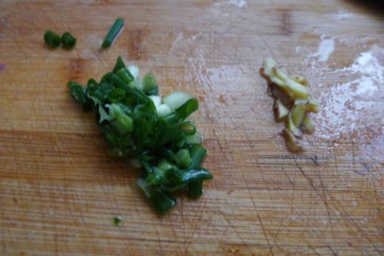 虾皮豆腐紫菜汤步骤3