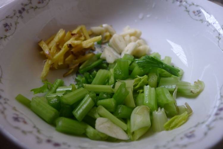 紫菜炒蛋步骤2