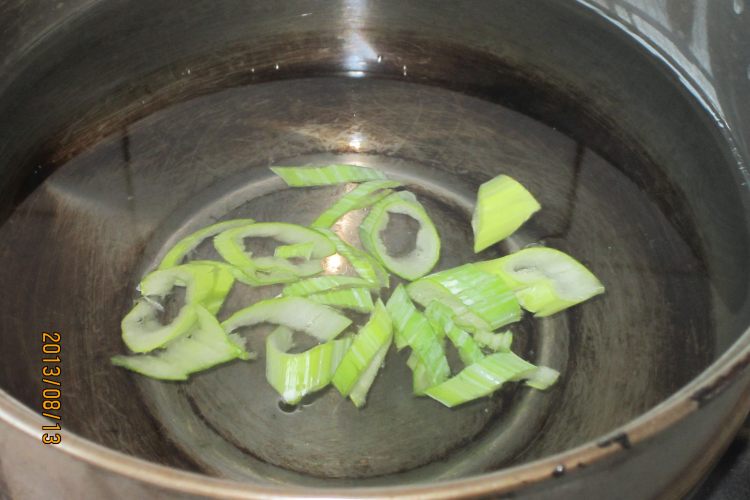 黄瓜紫菜蛋花汤步骤3
