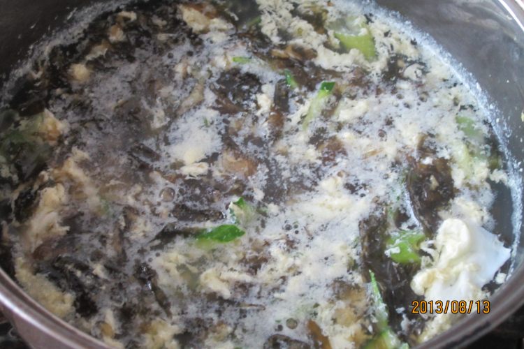 黄瓜紫菜蛋花汤步骤7