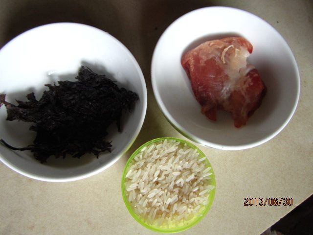 紫菜猪肉山药粥步骤1