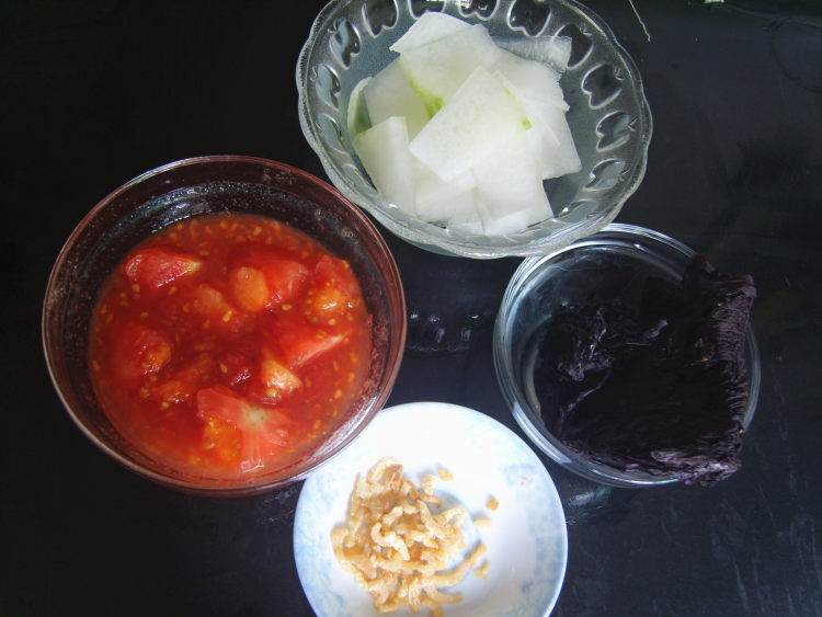紫菜冬瓜片汤步骤1