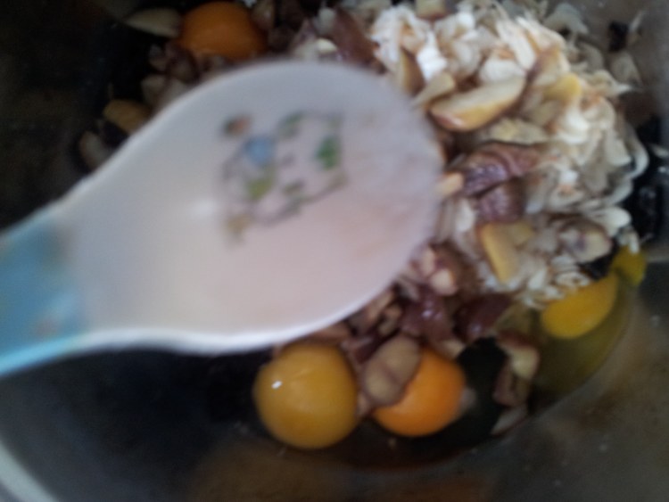 板栗紫菜虾皮蛋饼步骤6