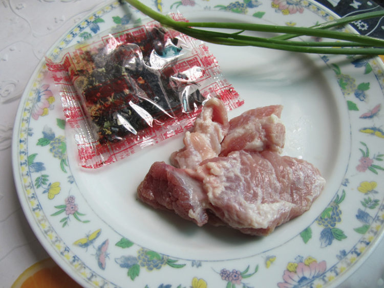 瘦肉紫菜汤步骤1
