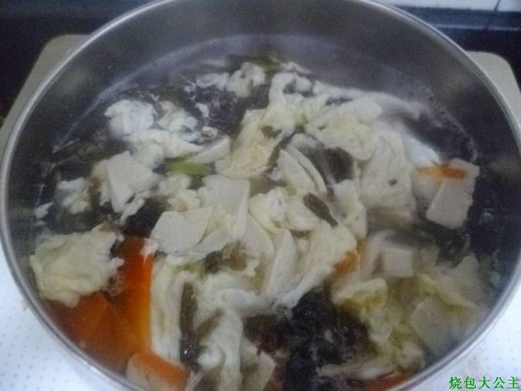 紫菜豆腐蛋花汤步骤8