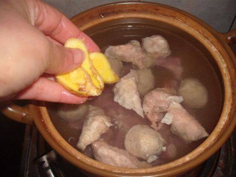 紫菜丸子砂锅煲步骤5