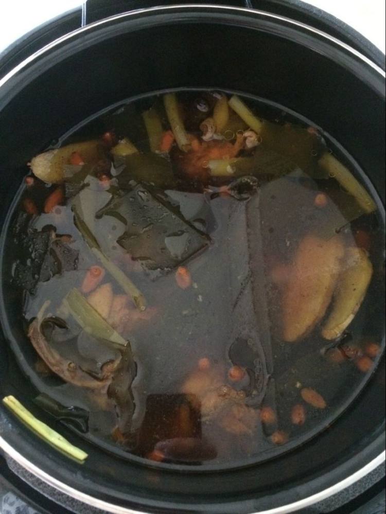 海带枸杞炖鸡步骤10