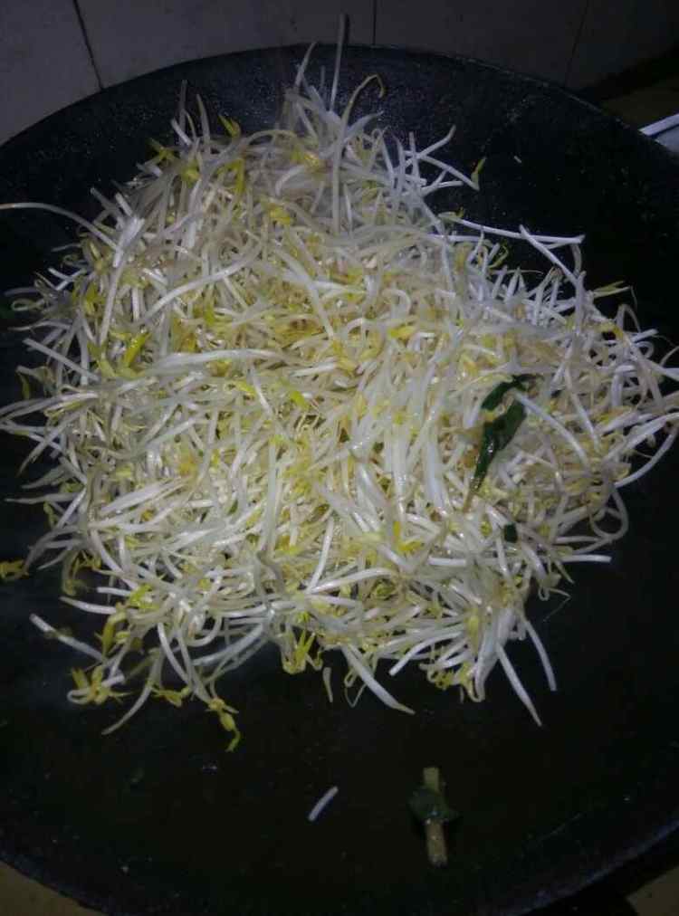 海带炒豆芽步骤3