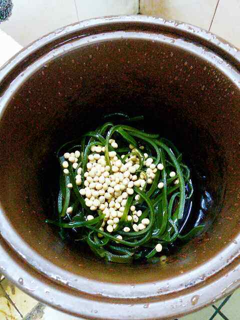 黄豆海带骨头汤步骤4
