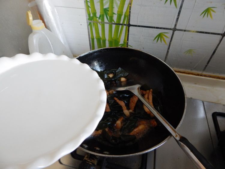 海带烧肉步骤8