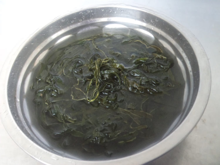 肉丝炒海带步骤1