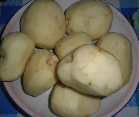 土豆炒海带步骤1