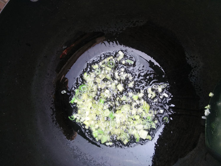 土豆炒海带步骤4