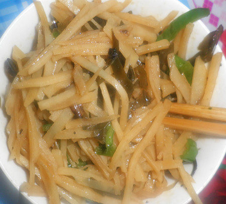 土豆炒海带步骤6