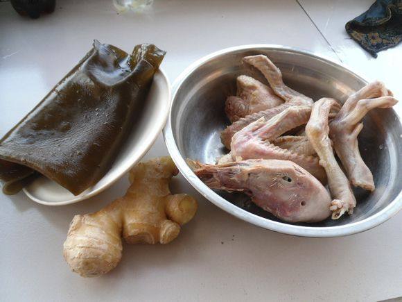 鸭件煲海带步骤1