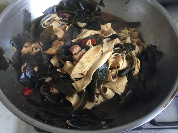 海带烧豆腐皮步骤10