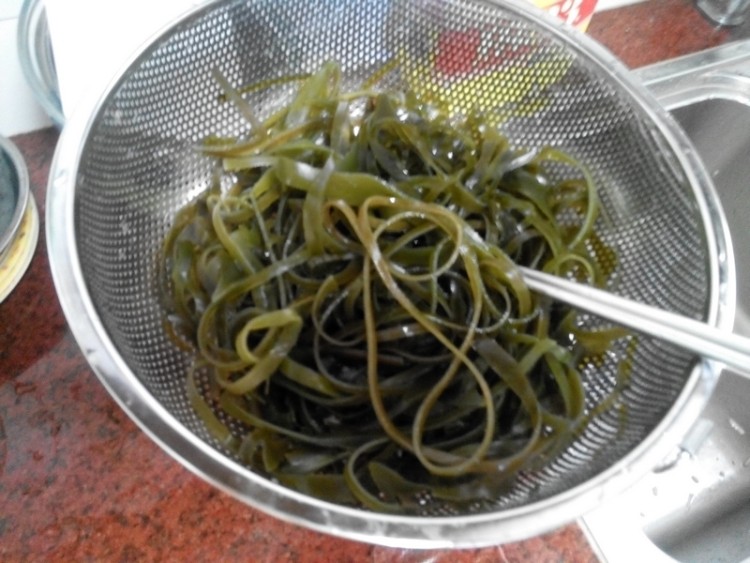 金针菇拌海带丝步骤3