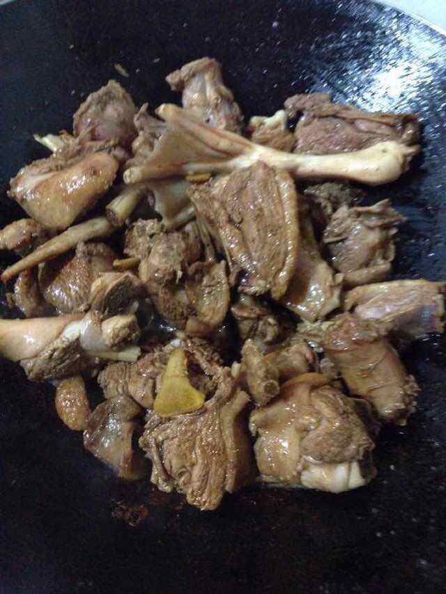 海带焖鸭步骤8