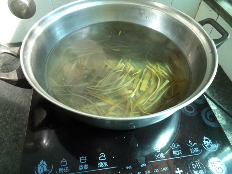 辣椒油拌海带步骤5