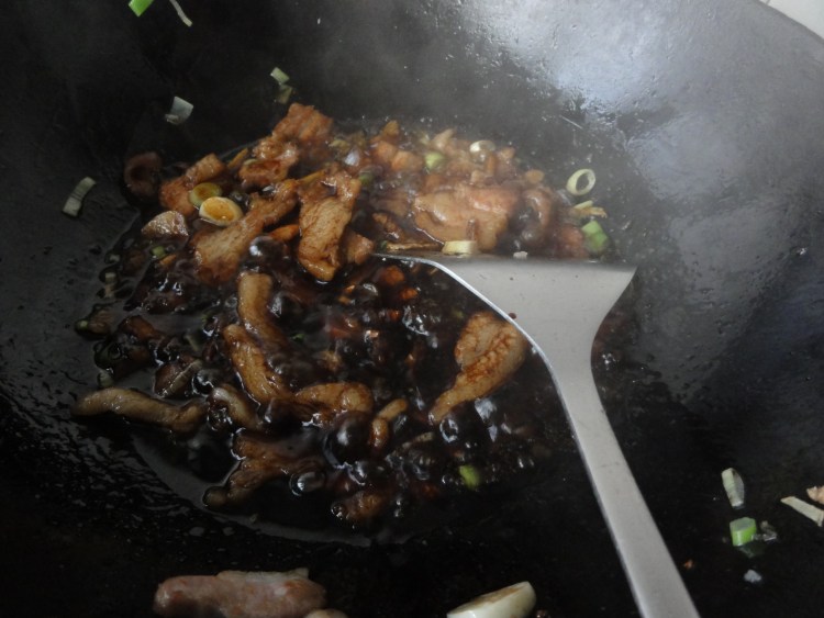 土豆焖海带步骤5