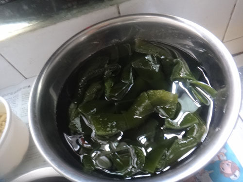 海带骨头黄豆汤步骤2