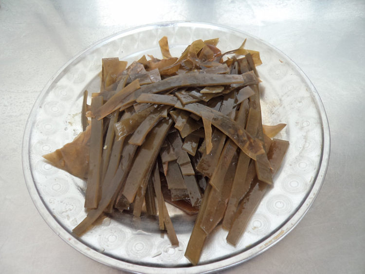 番茄烧海带步骤3