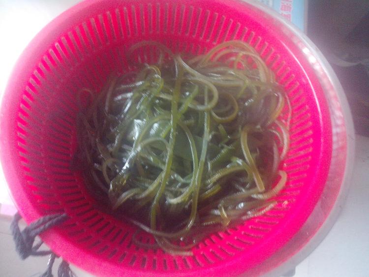 泡椒炒海带步骤4