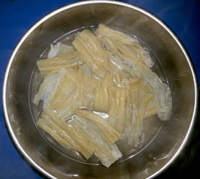 海带腐竹拌芝麻步骤1