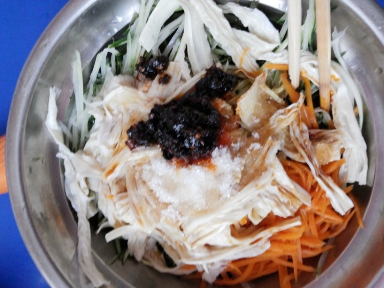 海带腐竹拌芝麻步骤10