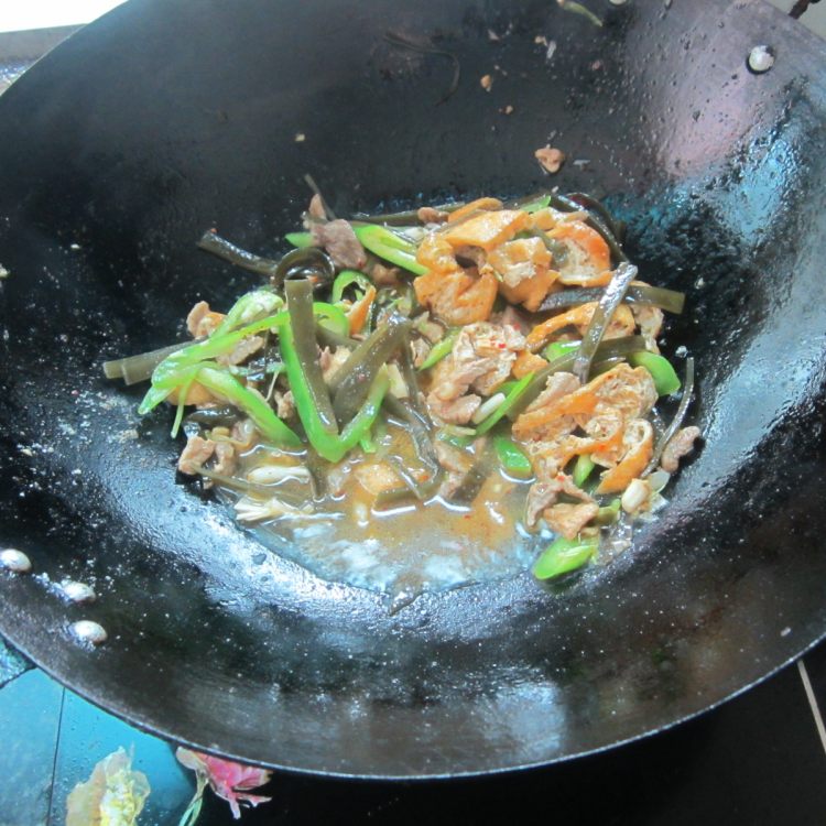 海带油豆腐丝炒肉步骤10