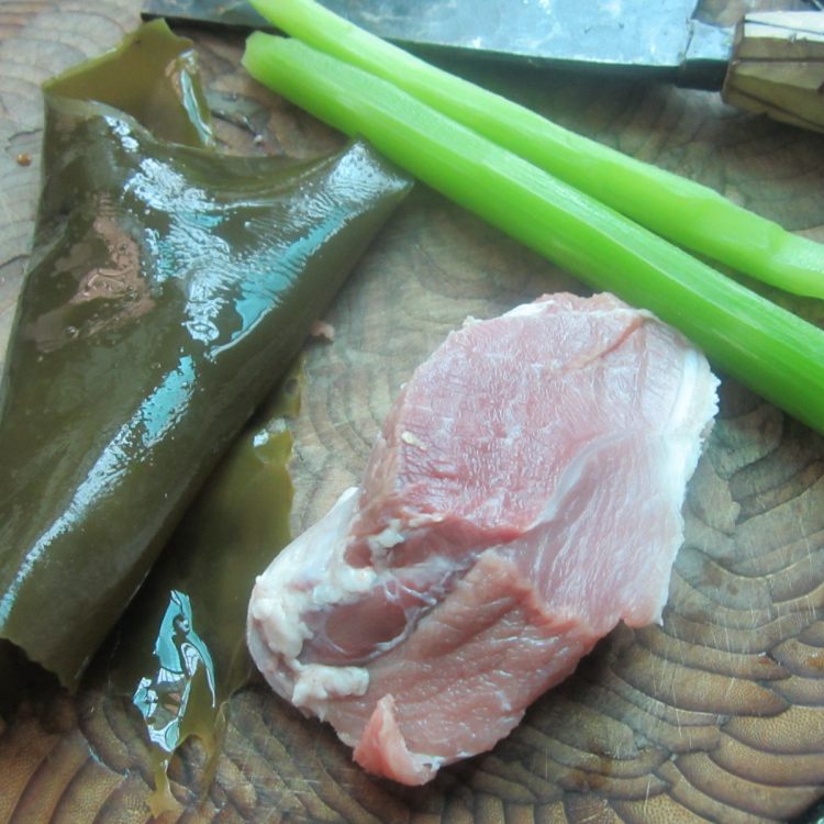 莴笋海带炒肉步骤1