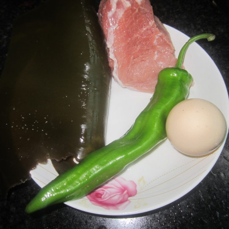 鸡蛋海带肉丝步骤1
