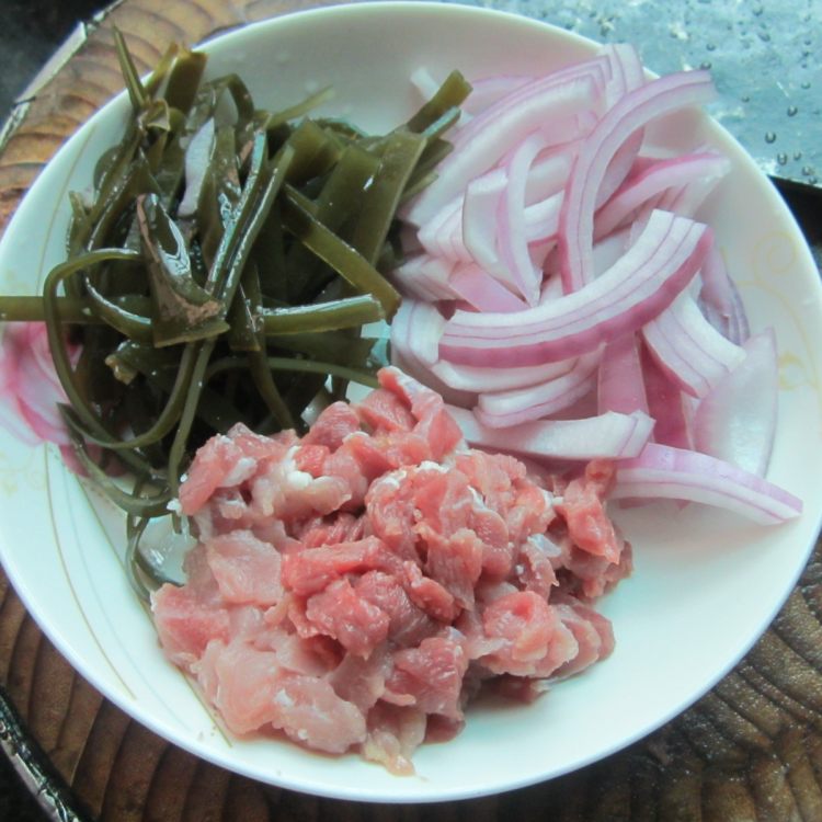 海带洋葱肉丝步骤2