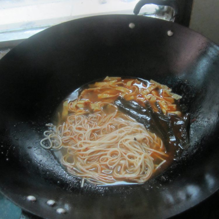 鸡蛋海带面步骤9