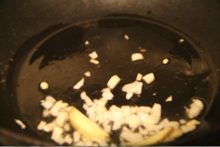 冻豆腐海带白菜汤步骤5