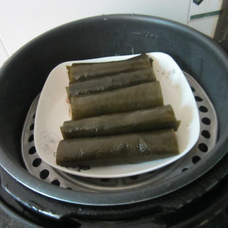 糯米海带卷步骤8