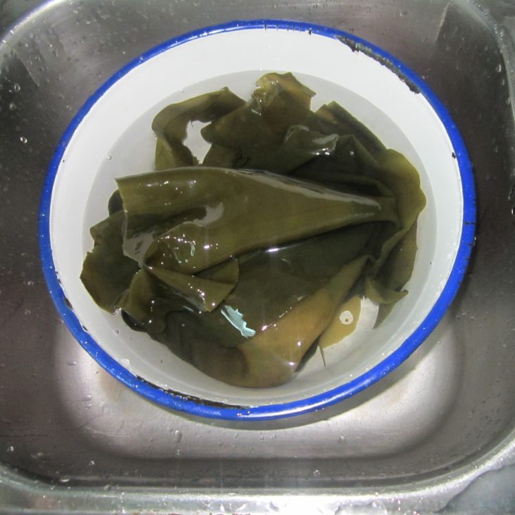 小肠海带汤步骤3