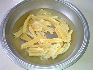 腐竹拌海带步骤3