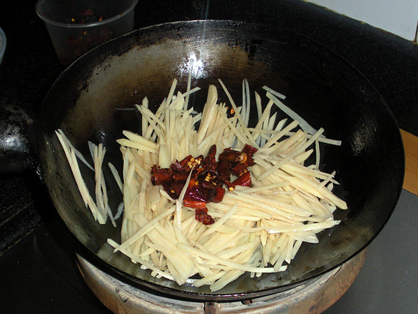 海带炒土豆丝步骤8