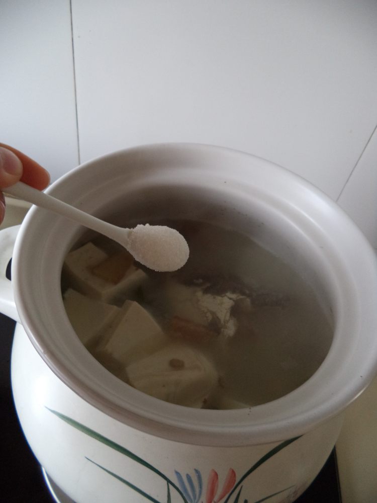 海带豆腐鱼头汤步骤9