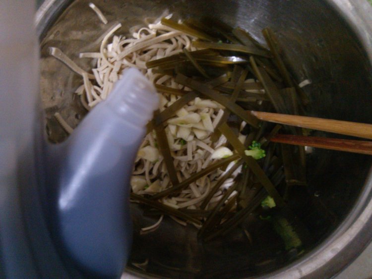 海带拌豆腐丝步骤6