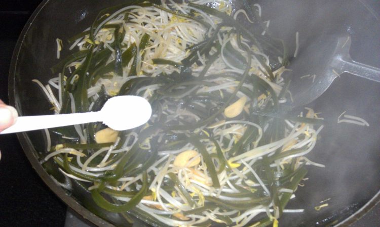 海带绿豆芽步骤7
