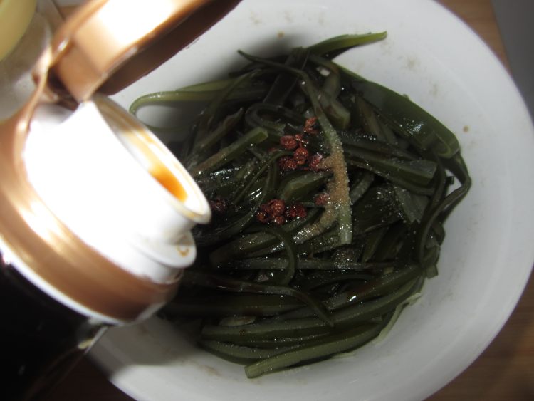 撇拉拌海带丝步骤8