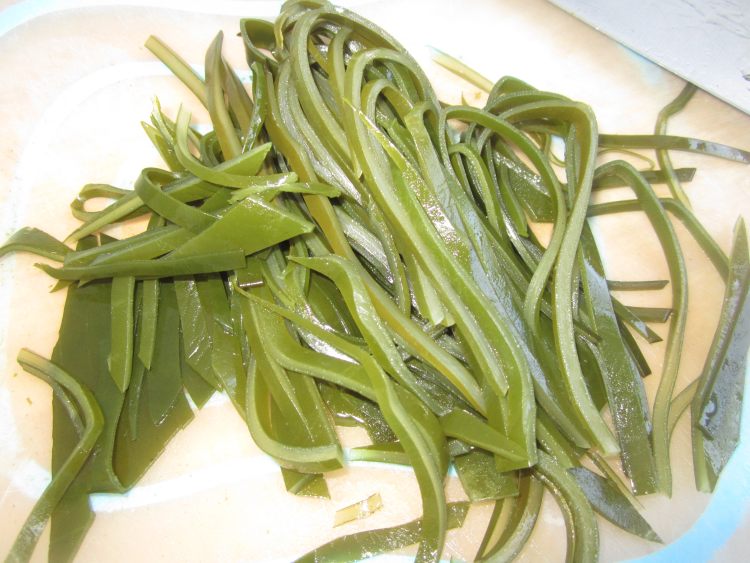 海带丝玉米面呱嗒步骤2