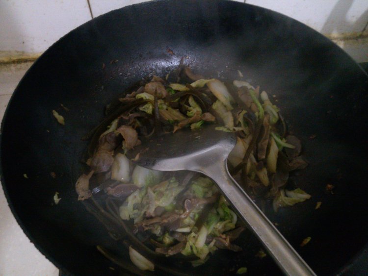 白菜海带炒鸡胗步骤9