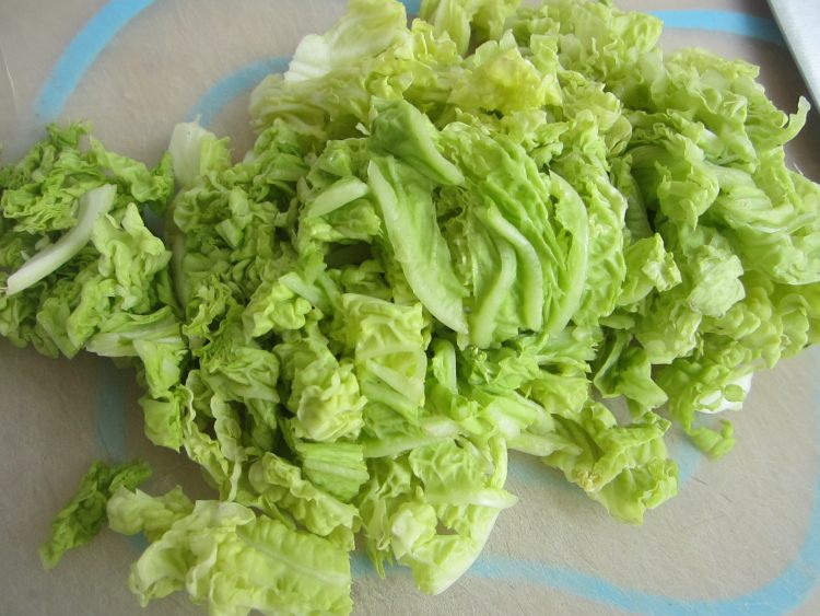 白菜叶炒海带步骤1