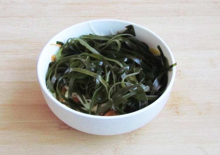 韩式蔬菜卷步骤7